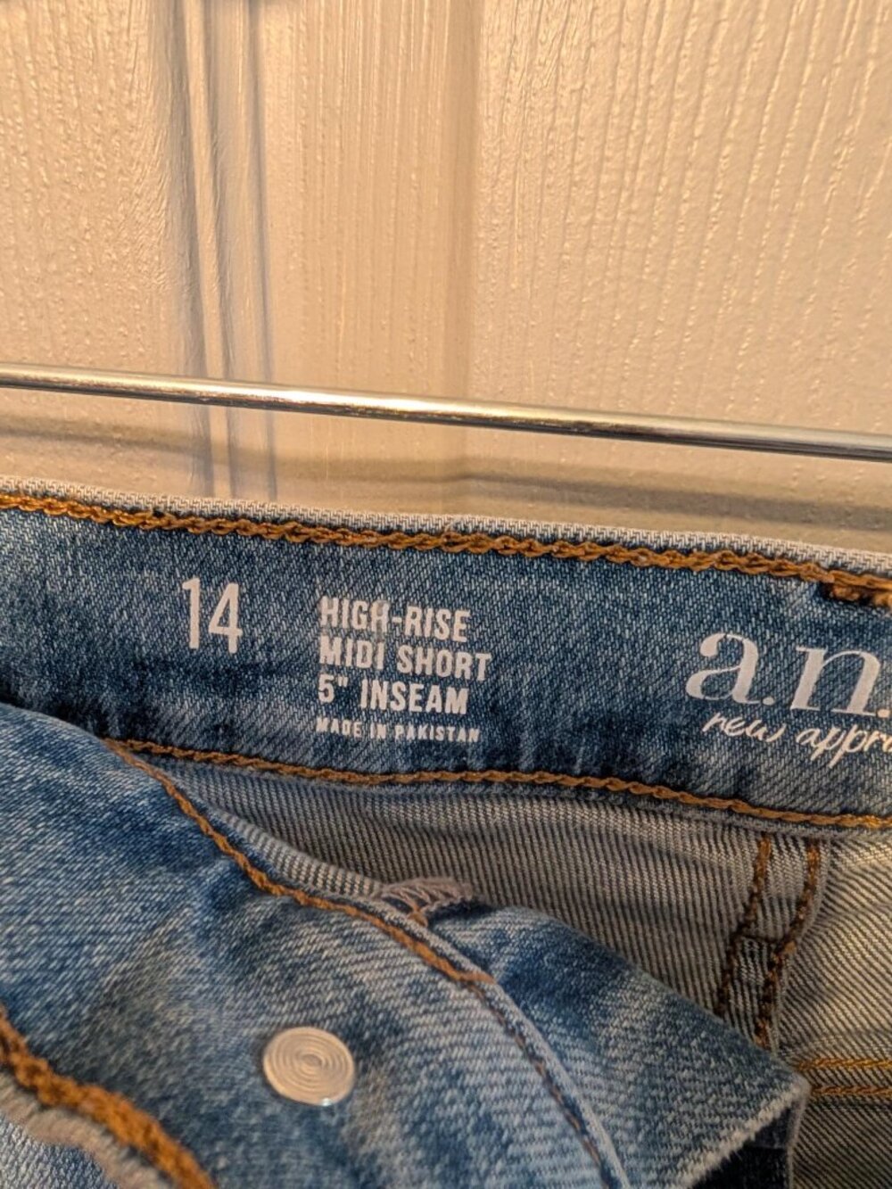 A.N.A. High Rise Midi Short - Picture 5 of 5